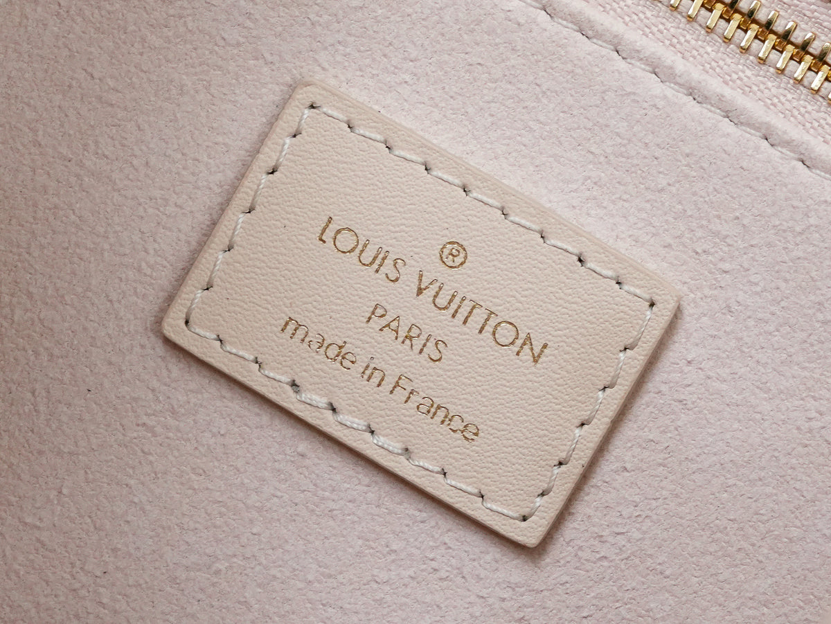 Top-tier Authentic-Grade Quality handbag Size:25.0 x 19.0 x 11.5 cm