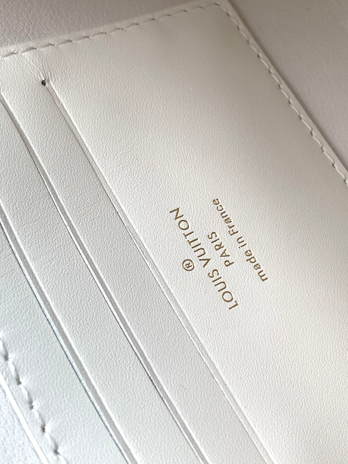 Top-tier Authentic-Grade Quality handbag Size: 12 x 4 x 23 cm