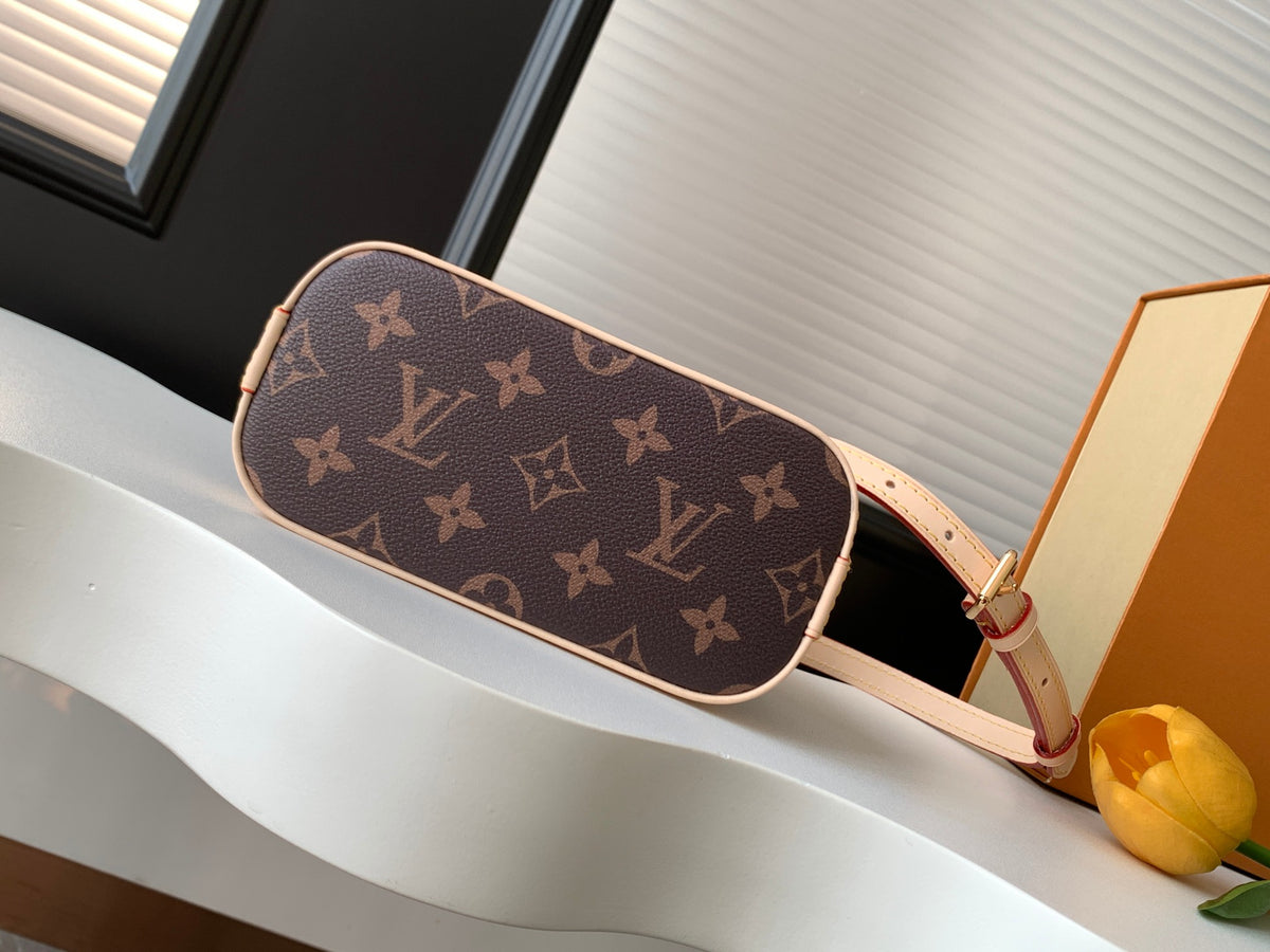 Top-tier Authentic-Grade Quality handbag Size: 12 x 8 x 18 cm