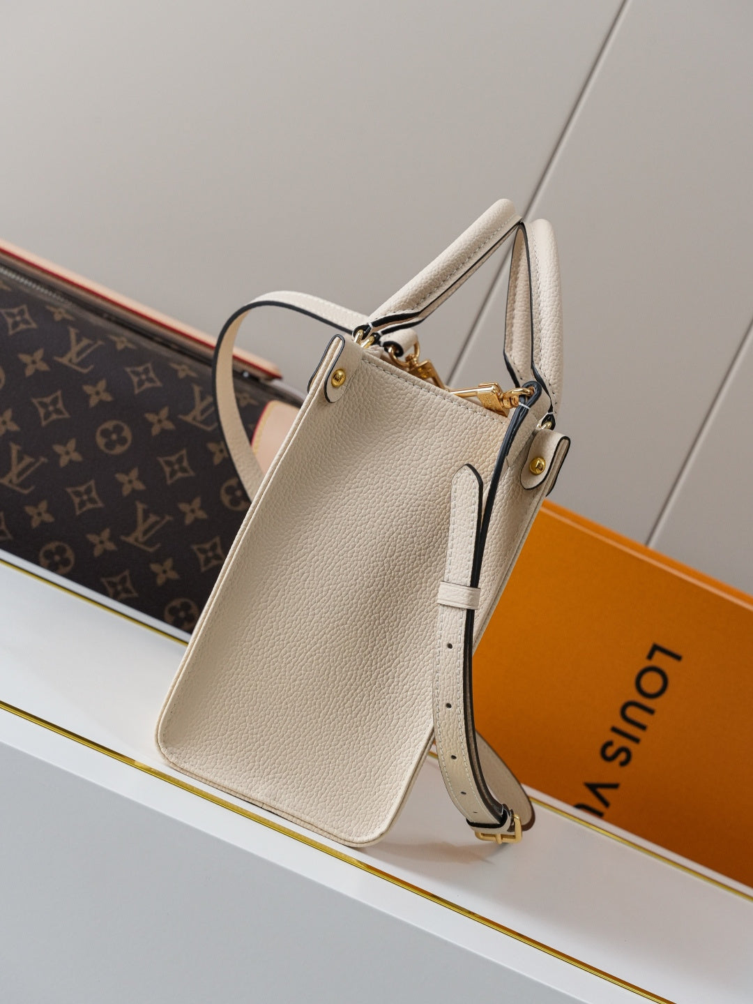 Top-tier Authentic-Grade Quality handbag Size:25.0 x 19.0 x 11.5 cm