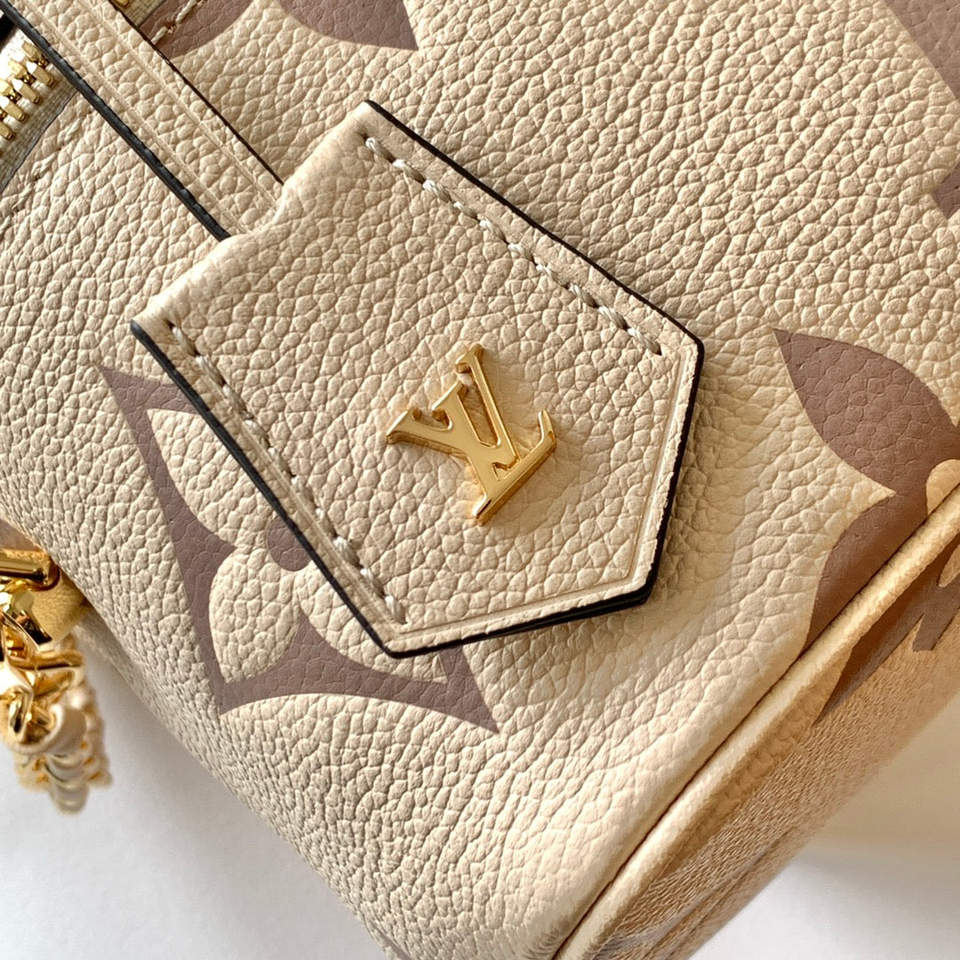 Top-tier Authentic-Grade Quality handbag Size: 19 x 13 x 11 cm