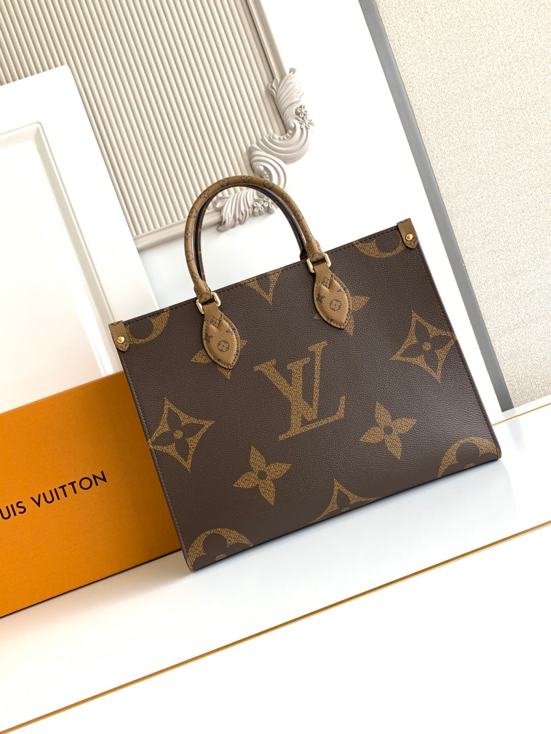 Top-tier Authentic-Grade Quality Italian grade leather handbag Size: ๐๐.๐ ๐ฑ ๐๐.๐ ๐ฑ ๐๐.๐ cm