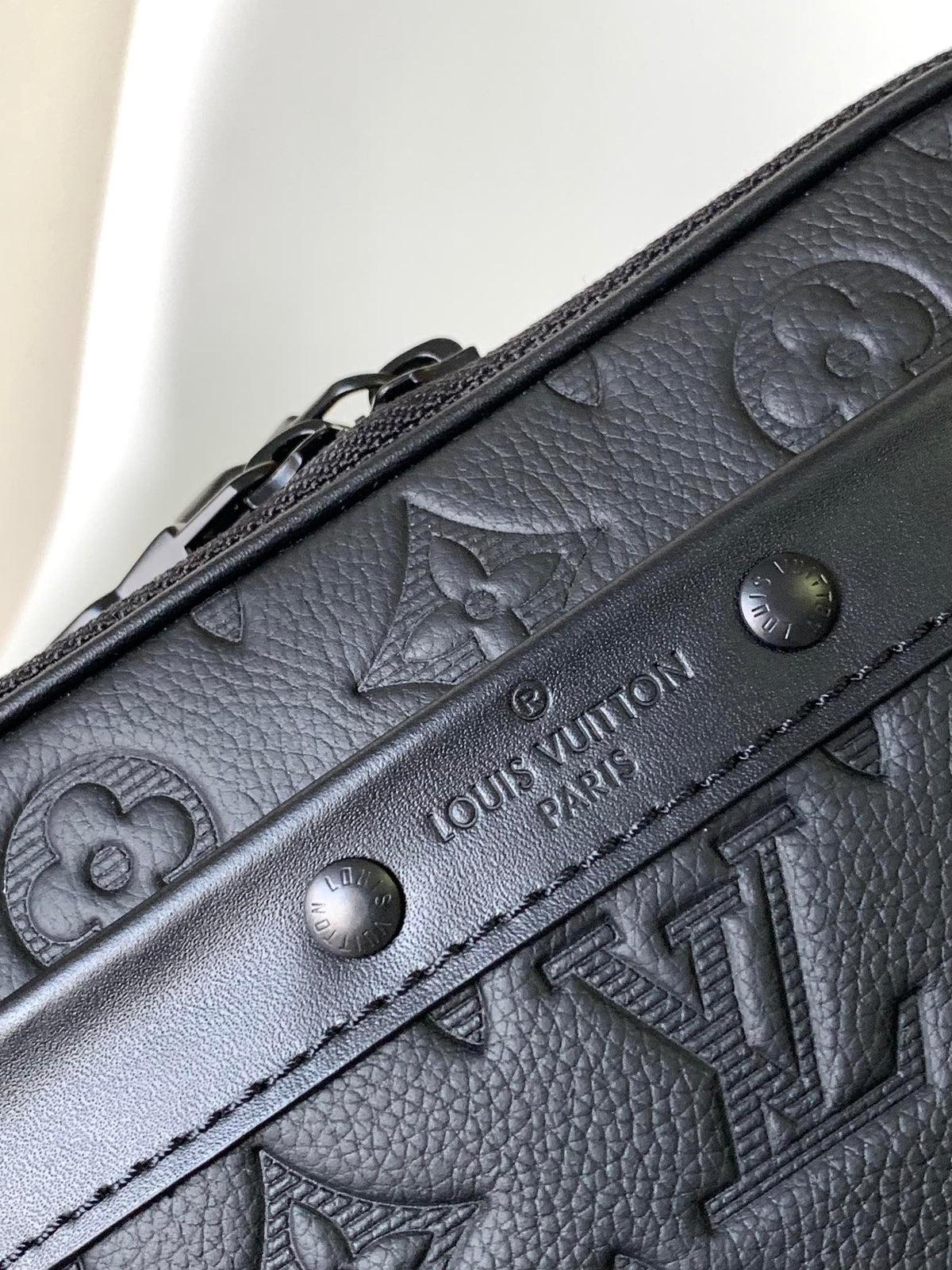 Top-tier Authentic-Grade Quality handbag Size: 11 x 18.5 x 6.5 cm