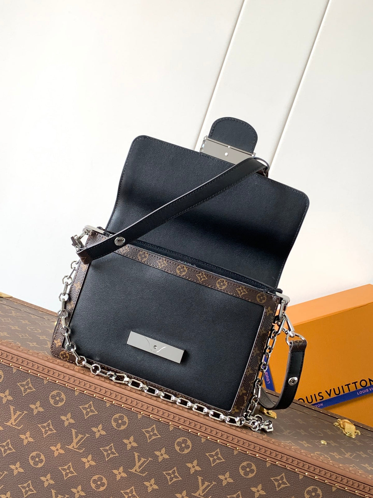 Top-tier Authentic-Grade Quality handbag Size: 17 x 9 x 24 cm