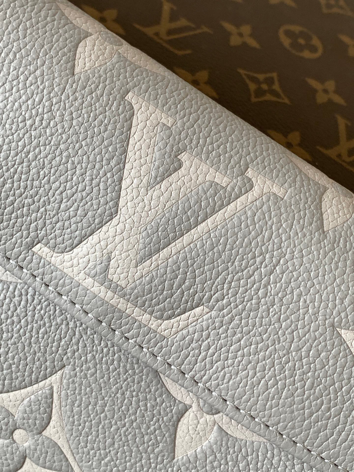 Top-tier Authentic-Grade Quality handbag Size: 12 x 4.3 x 23.5 cm