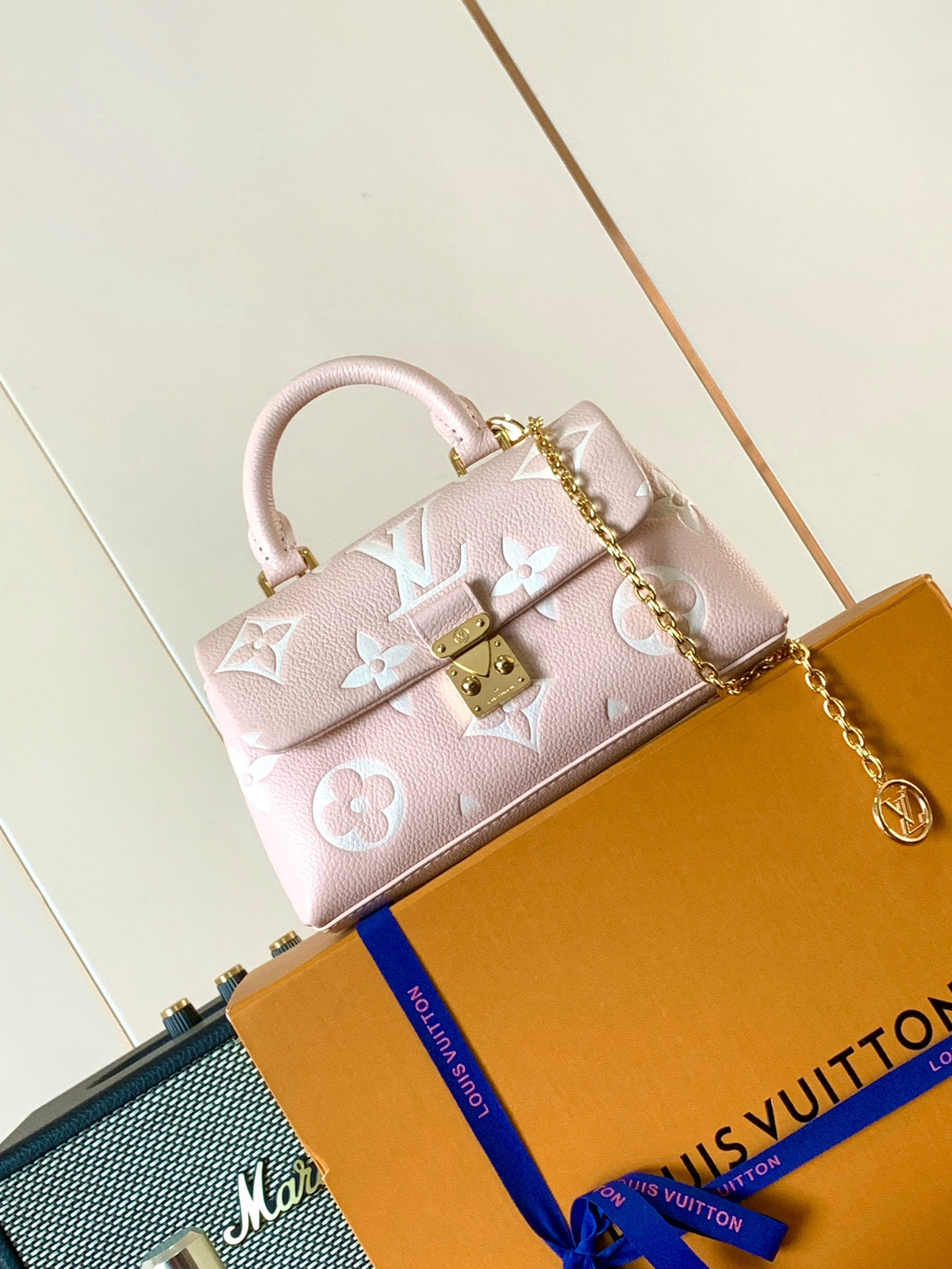 Top-tier Authentic-Grade Quality handbag Size: 12.5 x 6 x 21 cm
