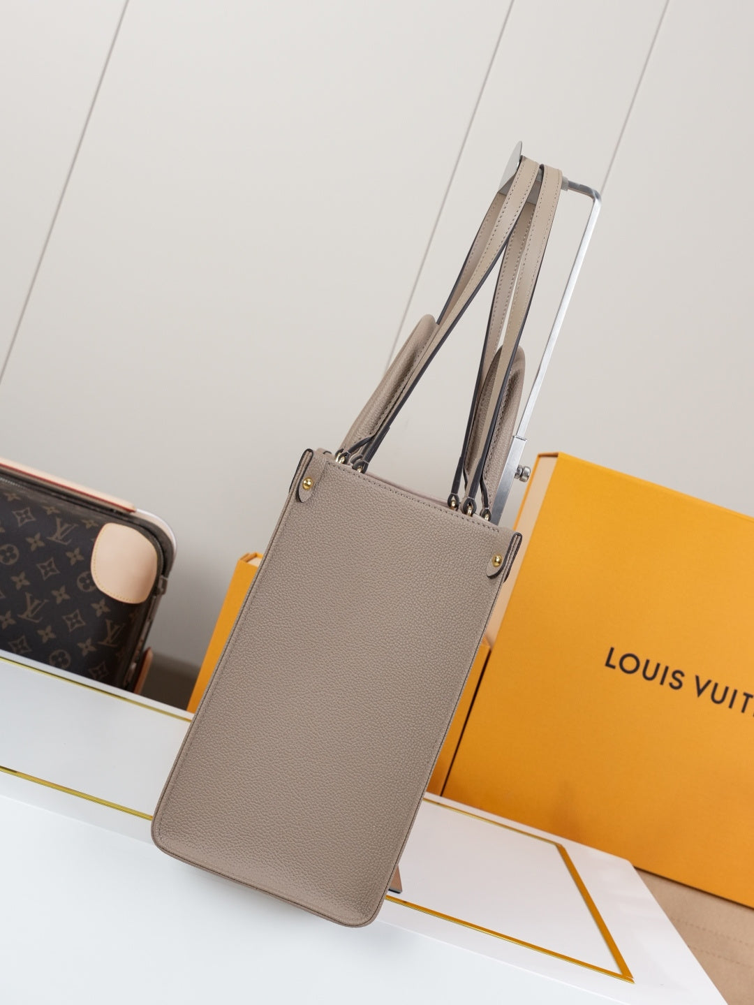 Top-tier Authentic-Grade Quality handbag  Size：35.0 x 27.0 x 14.0 cm