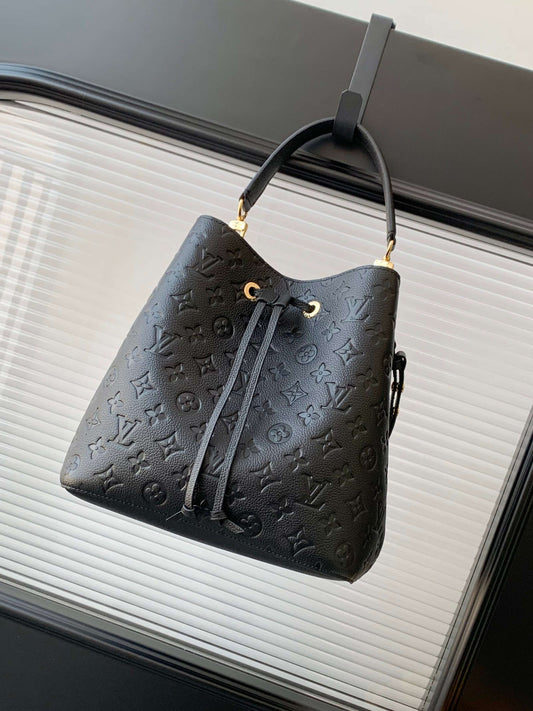 Top-tier Authentic-Grade Quality handbag Size: 26.0 x 26.0 x 17.5 cm