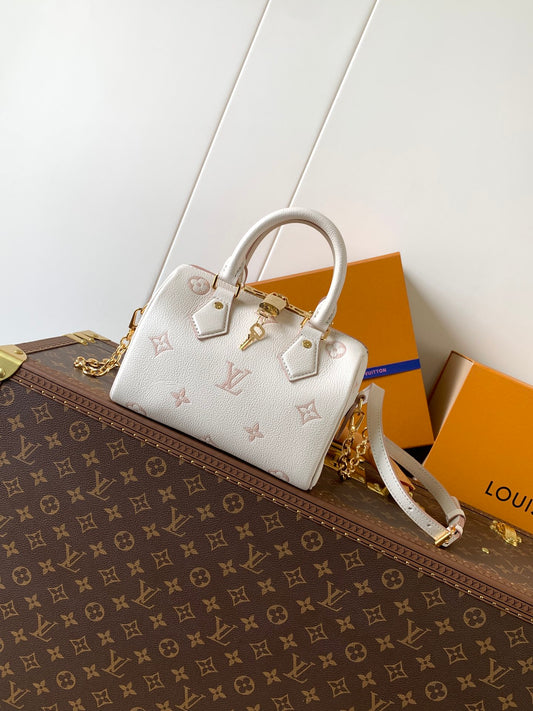 Top-tier Authentic-Grade Quality handbag  Size: 13.5 x 12 x 20.5 cm