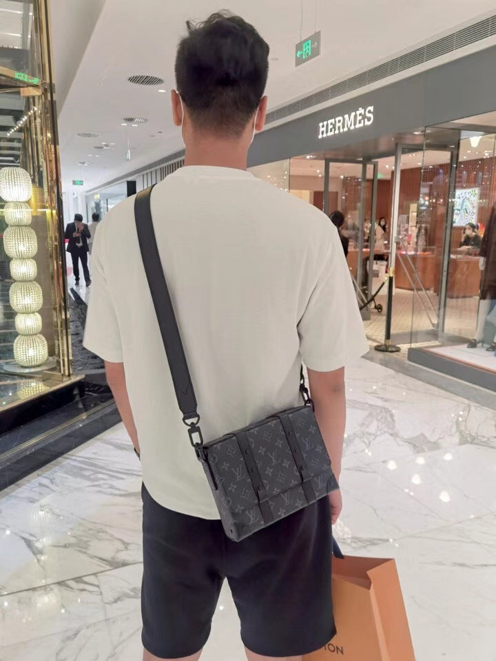 Top-tier Authentic-Grade Quality handbag Size: 24 x 18 x 5.5 cm