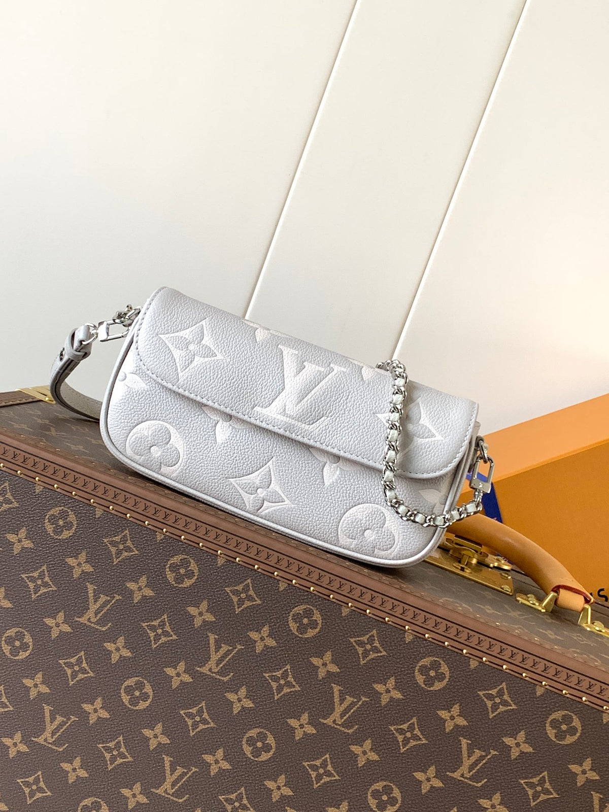 Top-tier Authentic-Grade Quality handbag Size: 12 x 4.3 x 23.5 cm