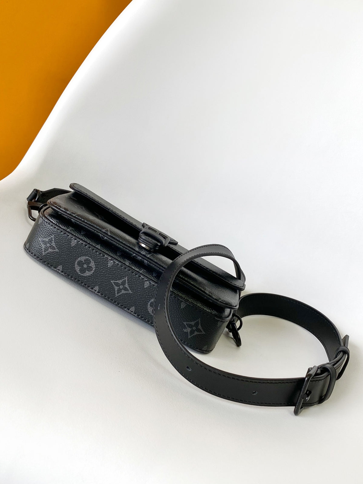 Top-tier Authentic-Grade Quality handbag  Size: 22 x 12 x 6 cm