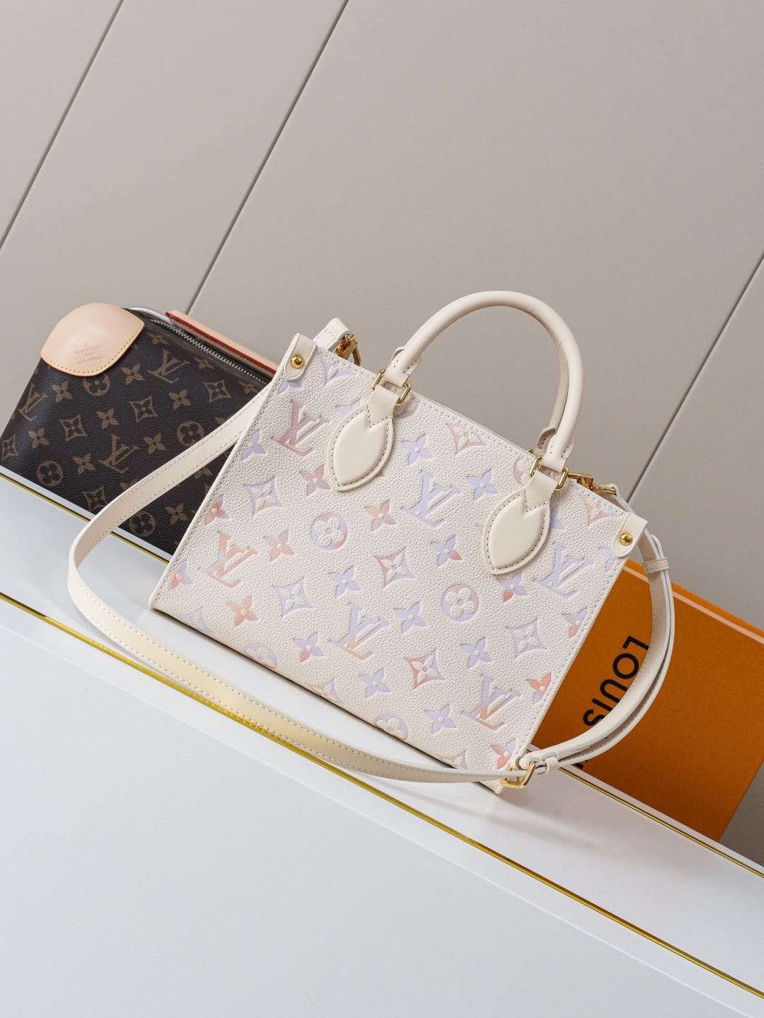Top-tier Authentic-Grade Quality handbag  Size：25.0 x 19.0 x 11.5 cm