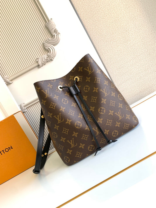 Top-tier Authentic-Grade Quality handbag Size: 26.0 x 26.0 x 17.5 cm