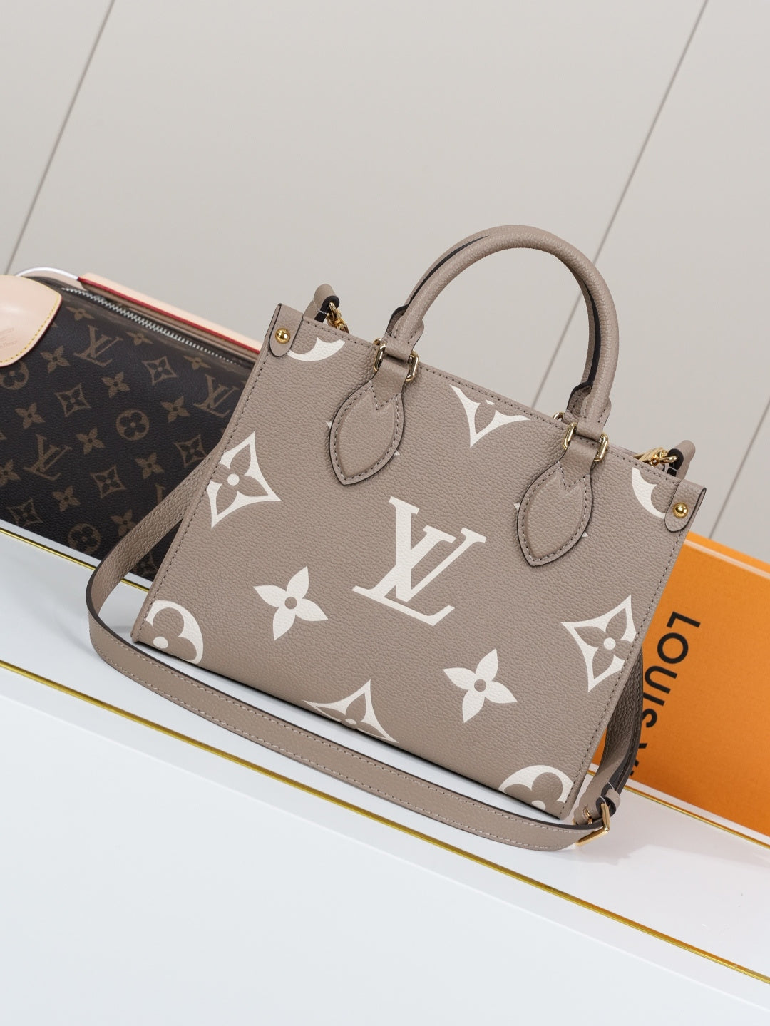 Top-tier Authentic-Grade Quality handbag  Size：25.0 x 19.0 x 11.5 cm
