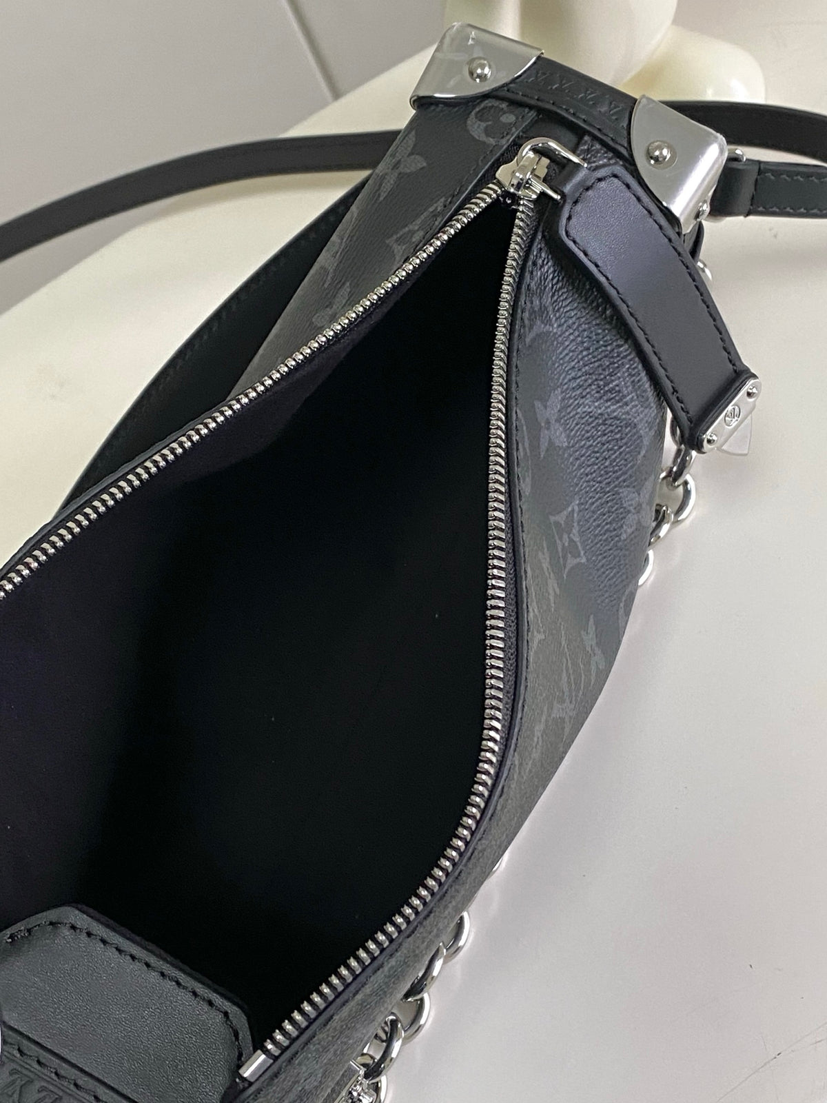 Top-tier Authentic-Grade Quality handbag Size: 15 x 7 x 28 cm