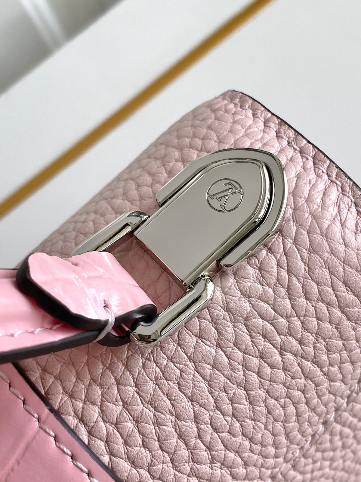 Top-tier Authentic-Grade Quality handbag Size:19×15×9cm