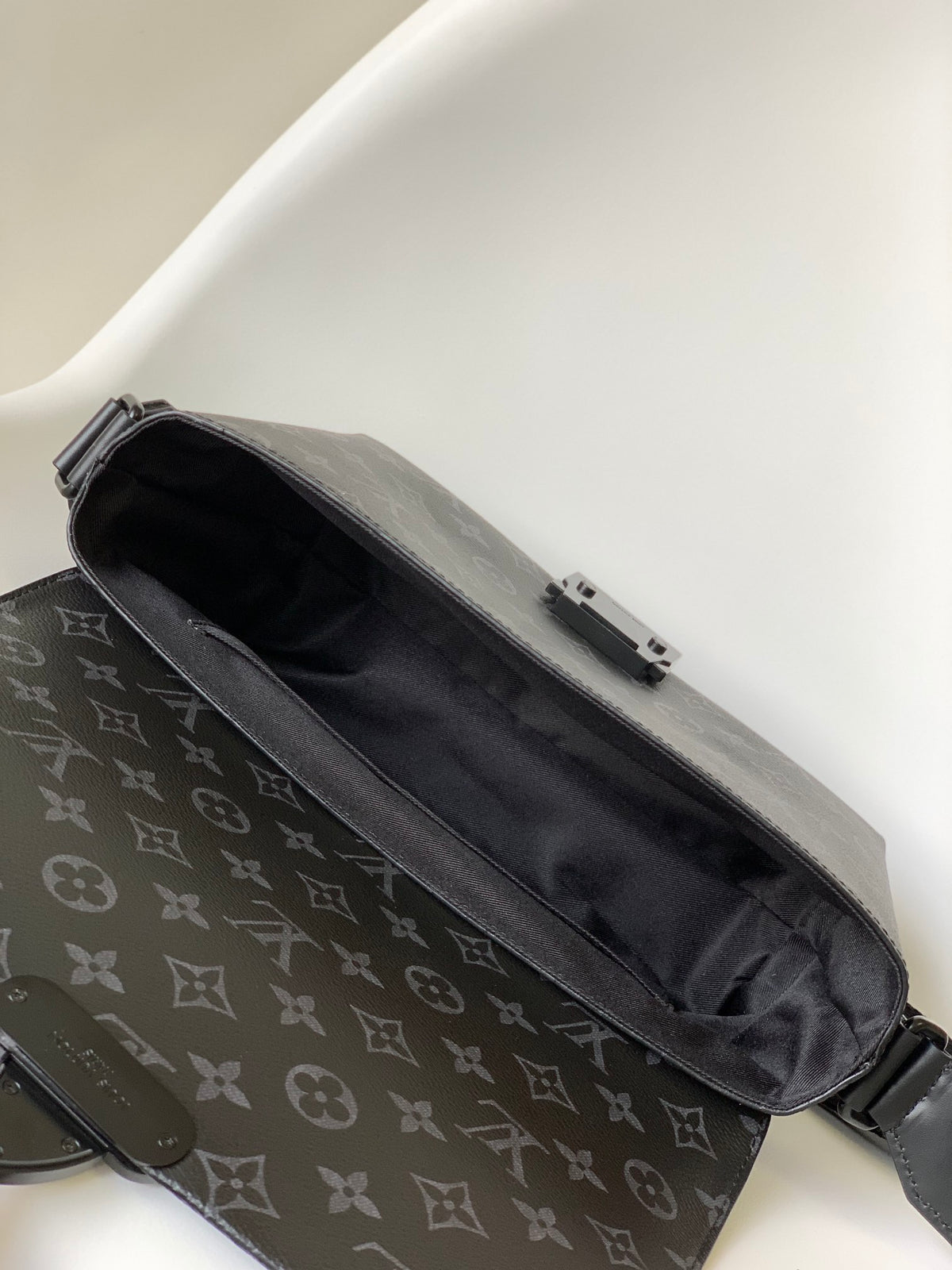 Top-tier Authentic-Grade Quality handbag  Size: 28 x 16 x 10 cm