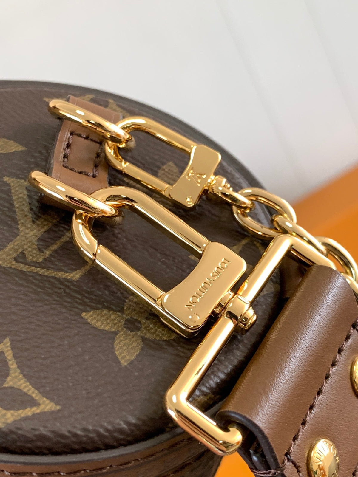 Top-tier Authentic-Grade Quality handbag  Size: 19 x 9 x 9 cm