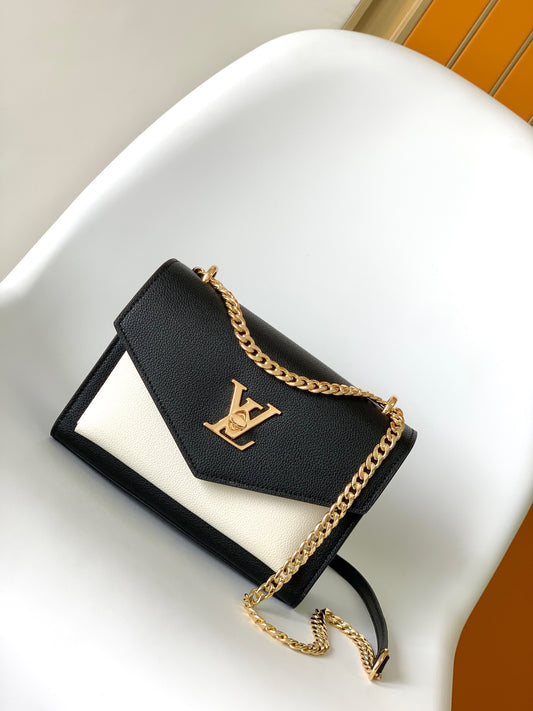 Top-tier Authentic-Grade Quality handbag  Size: 22.5 x 17.0 x 5.5 cm