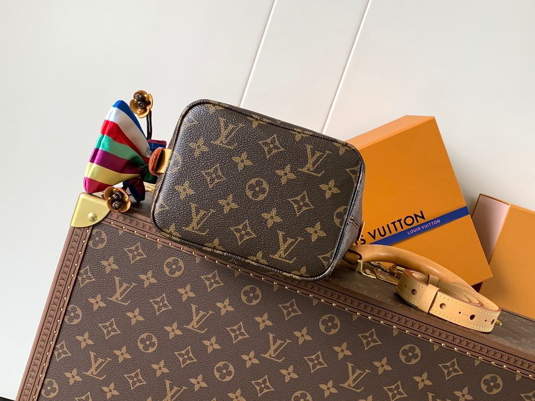 Top-tier Authentic-Grade Quality BB handbag  Size：18 x 12 x 16 cm