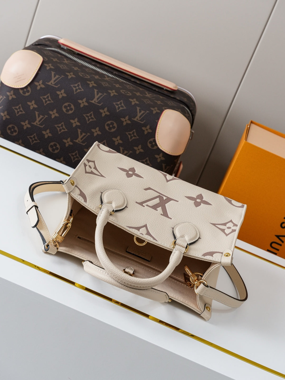 Top-tier Authentic-Grade Quality handbag  Size：25.0 x 19.0 x 11.5 cm