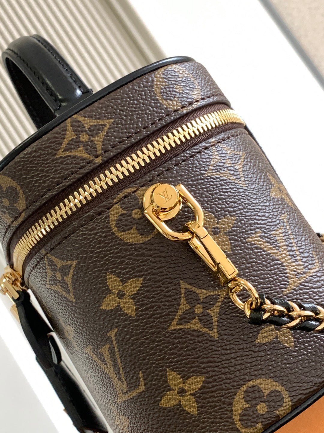 Top-tier Authentic-Grade Quality handbag Size: 𝟏𝟗.𝟎 𝐱 𝟏𝟏.𝟎 𝐱 𝟏𝟑.𝟎 cm