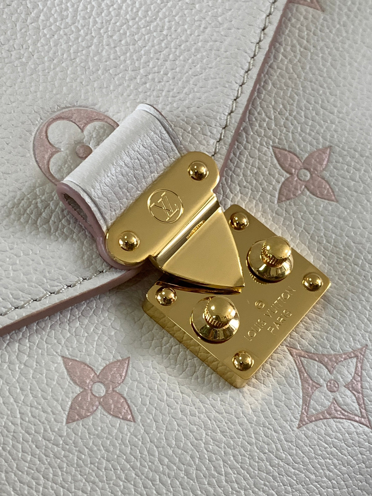 Top-tier Authentic-Grade Quality handbag  Size: 9.8 x 7.5 x 2.8 inches.