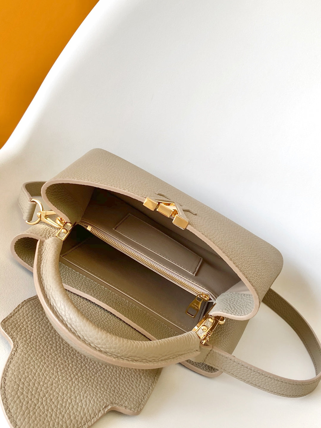 Top-tier Authentic-Grade Quality handbag Size:27.0 x 17.3 x 9.0 cm/21.0 x 13.6 x 8.0 cm