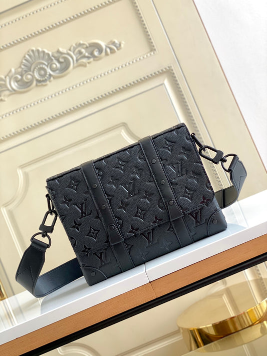 Top-tier Authentic-Grade Quality handbag Size: 24 x 18 x 5.5 cm