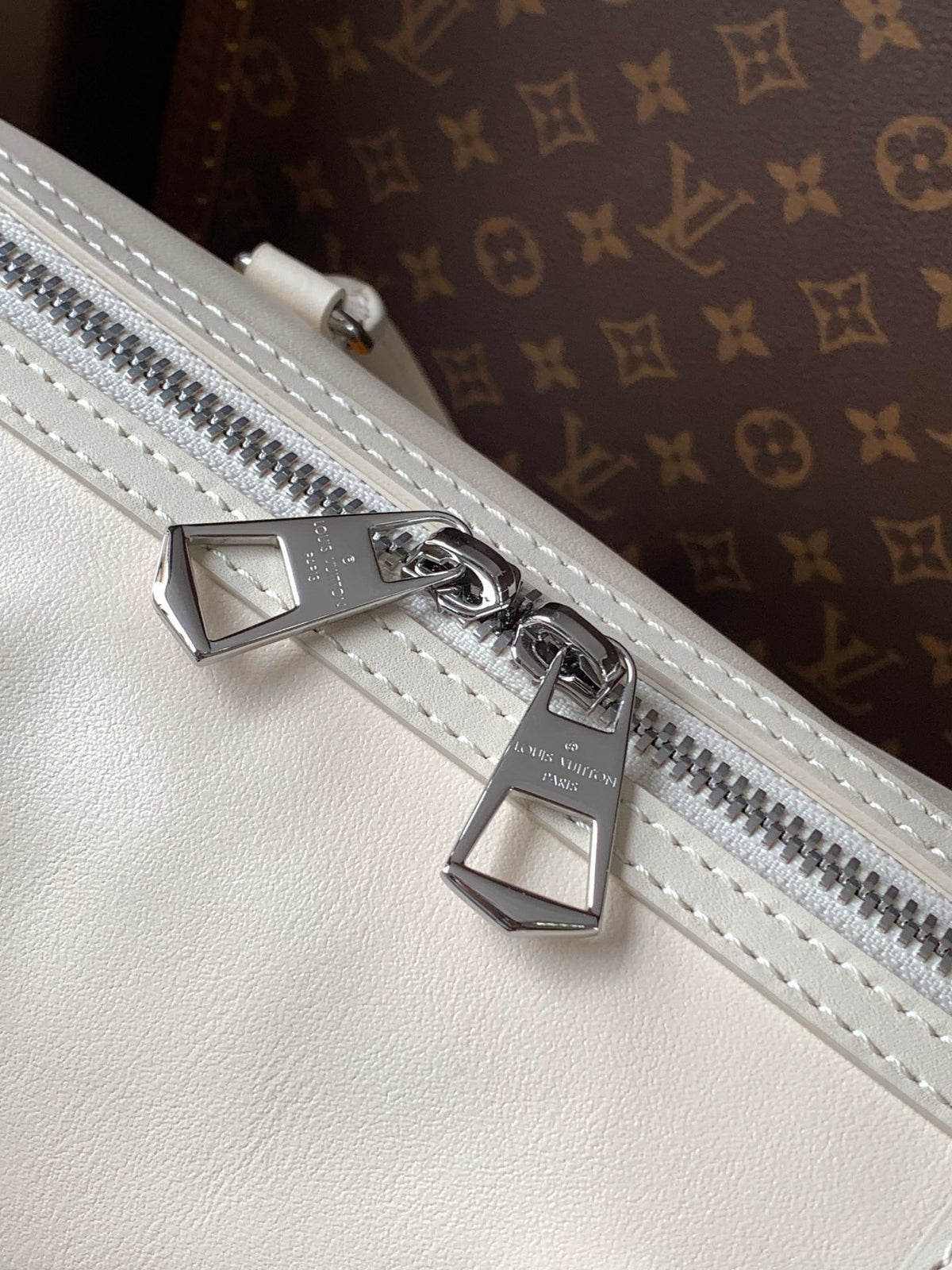 Top-tier Authentic-Grade Quality handbag Size: 17 x 12 x 28 cm
