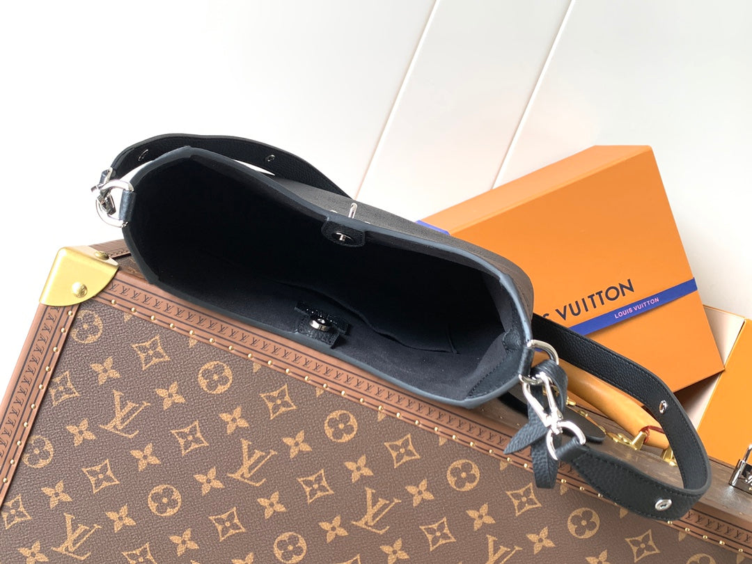 Top-tier Authentic-Grade Quality Medium Handbag M14618 (Black） Size：28 x 25 x 8 cm