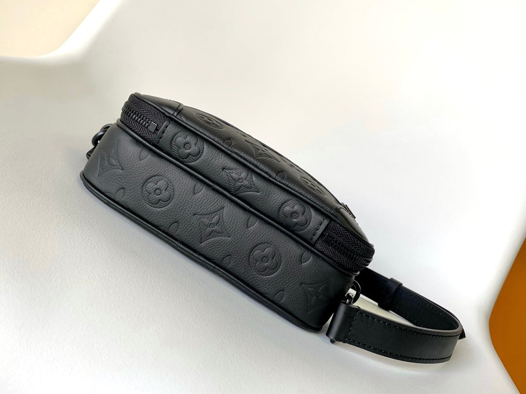 Top-tier Authentic-Grade Quality handbag Size: 11 x 18.5 x 6.5 cm