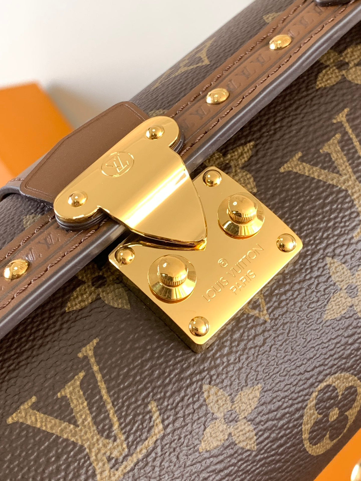 Top-tier Authentic-Grade Quality handbag  Size: 19 x 9 x 9 cm