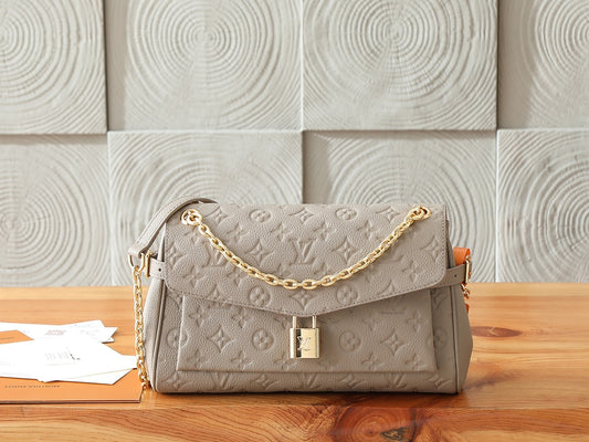 Top-tier Authentic-Grade Quality handbag Size: 18.5 x 9.5 x 29.5 cm