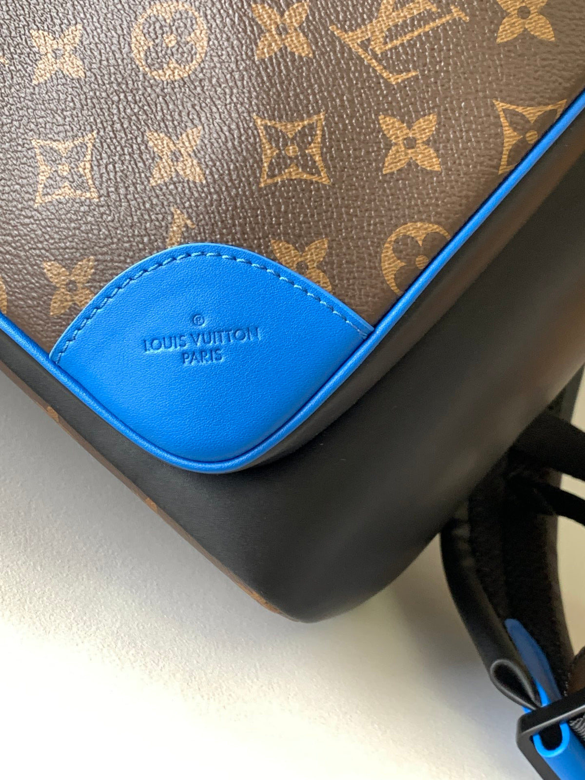 Top-tier Authentic-Grade Quality handbag Size: 32 x 42 x 15 cm