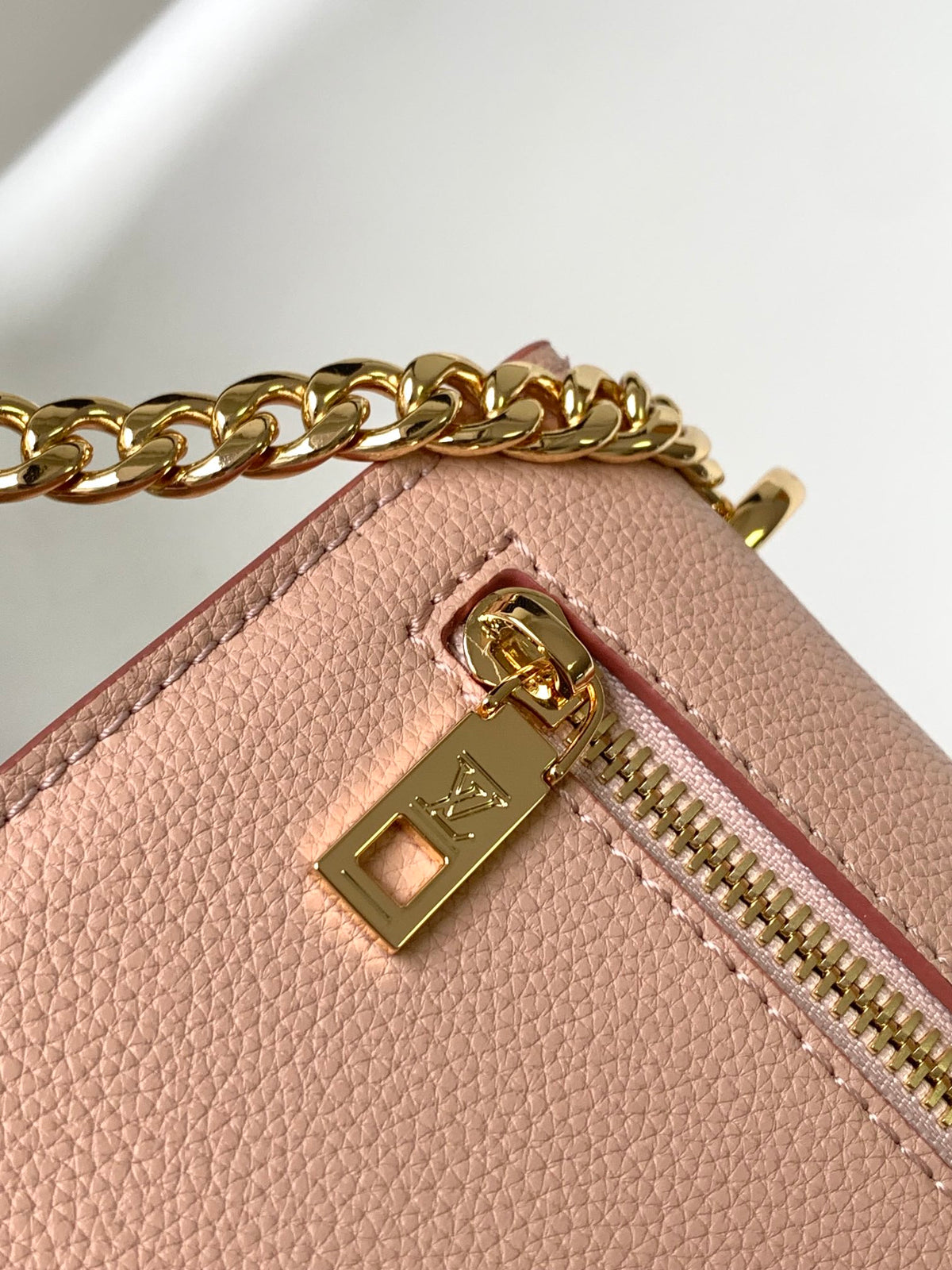 Top-tier Authentic-Grade Quality handbag  Size: 22.5 x 17.0 x 5.5 cm