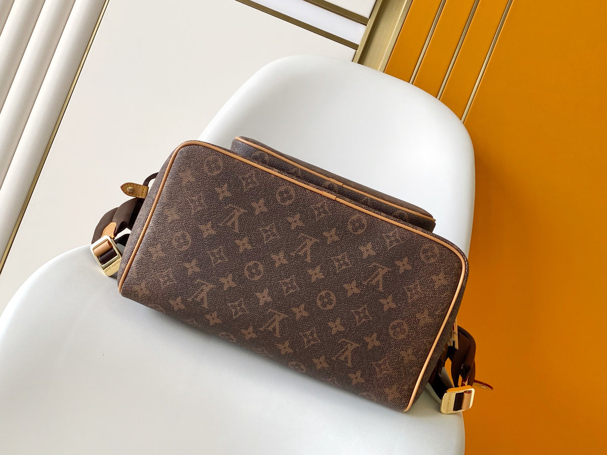 Top-tier Authentic-Grade Quality handbag Size: 32 x 40 x 19 cm