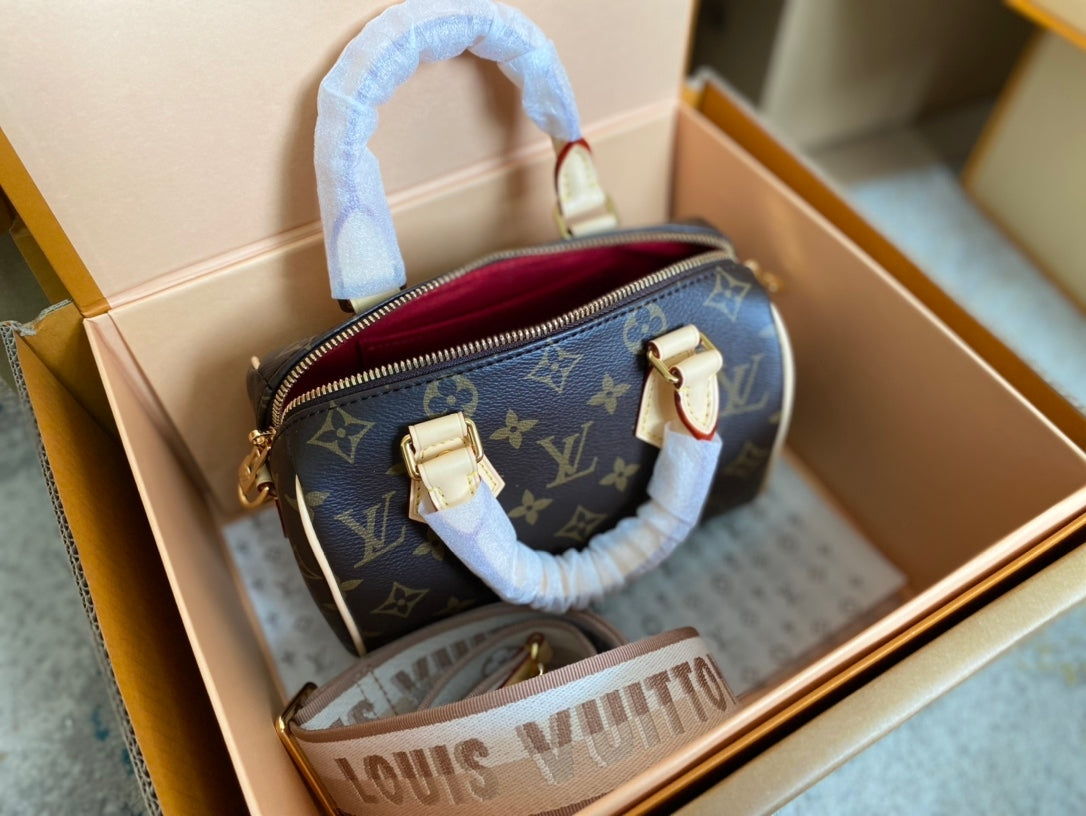 Top-tier Authentic-Grade Quality handbag Size: 20.5 x 13.5 x 12 cm