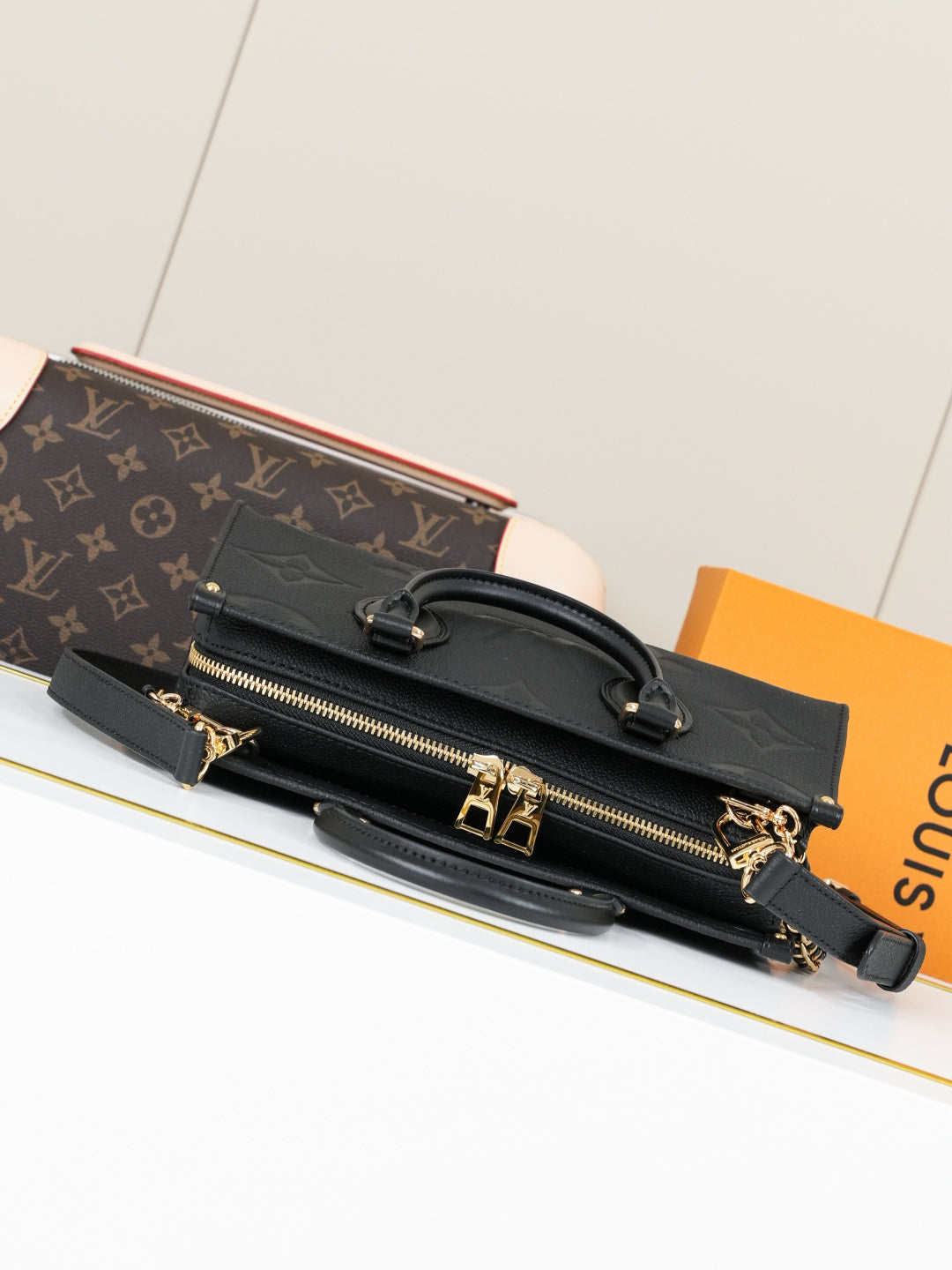 Top-tier Authentic-Grade Quality handbag  Size：25.0 x 13.0 x 10.0 cm