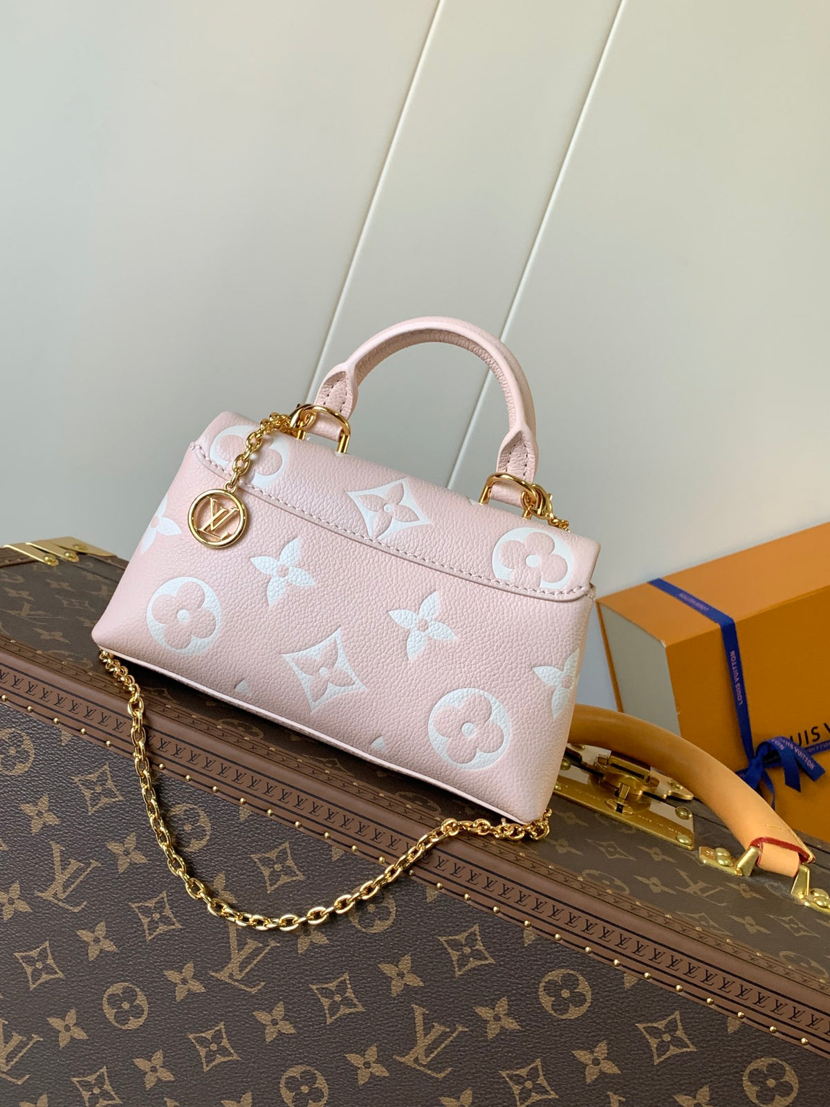 Top-tier Authentic-Grade Quality handbag Size: 12.5 x 6 x 21 cm