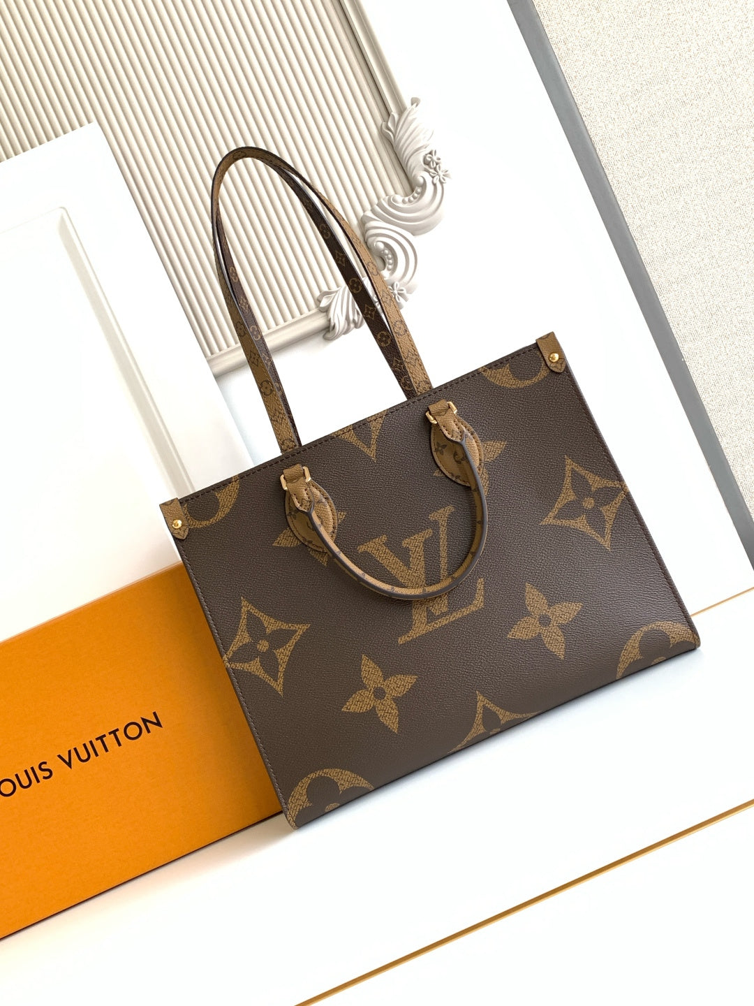Top-tier Authentic-Grade Quality Italian grade leather handbag Size: 𝟑𝟓.𝟎 𝐱 𝟐𝟕.𝟎 𝐱 𝟏𝟒.𝟎 cm