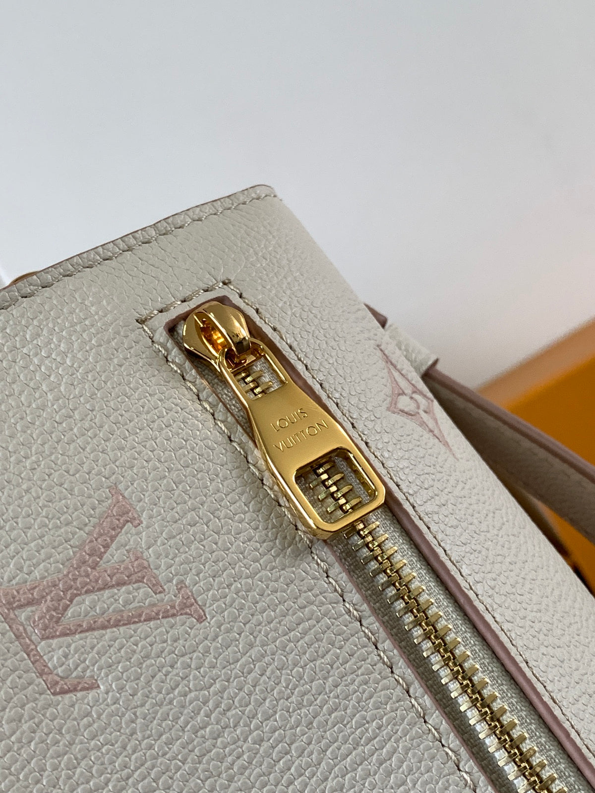 Top-tier Authentic-Grade Quality handbag  Size: 9.8 x 7.5 x 2.8 inches.