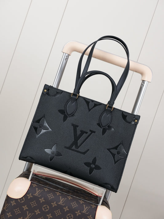 Top-tier Authentic-Grade Quality handbag  Size：35.0 x 27.0 x 14.0 cm