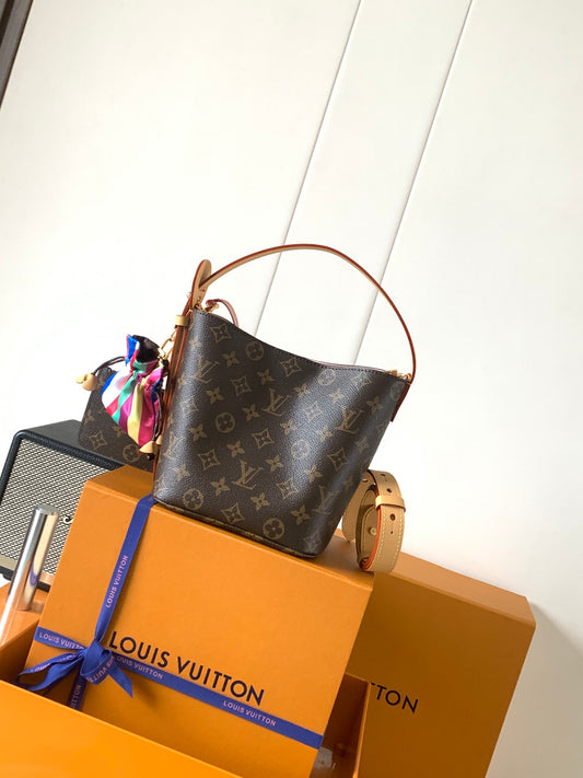 Top-tier Authentic-Grade Quality BB handbag  Size：18 x 12 x 16 cm