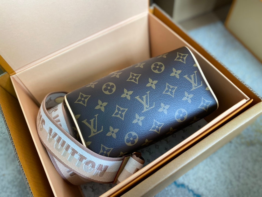 Top-tier Authentic-Grade Quality handbag Size: 20.5 x 13.5 x 12 cm