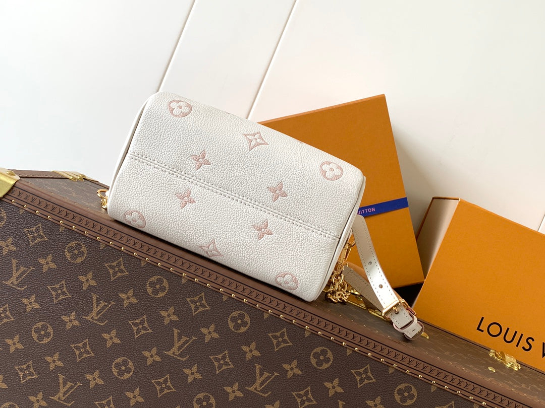 Top-tier Authentic-Grade Quality handbag  Size: 13.5 x 12 x 20.5 cm