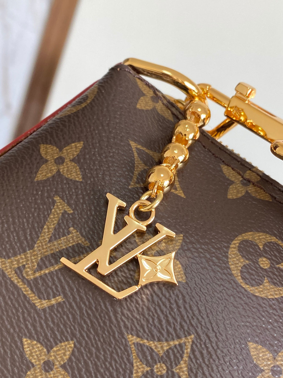 Top-tier Authentic-Grade Quality handbag Size: 48 x 36 x 12 cm