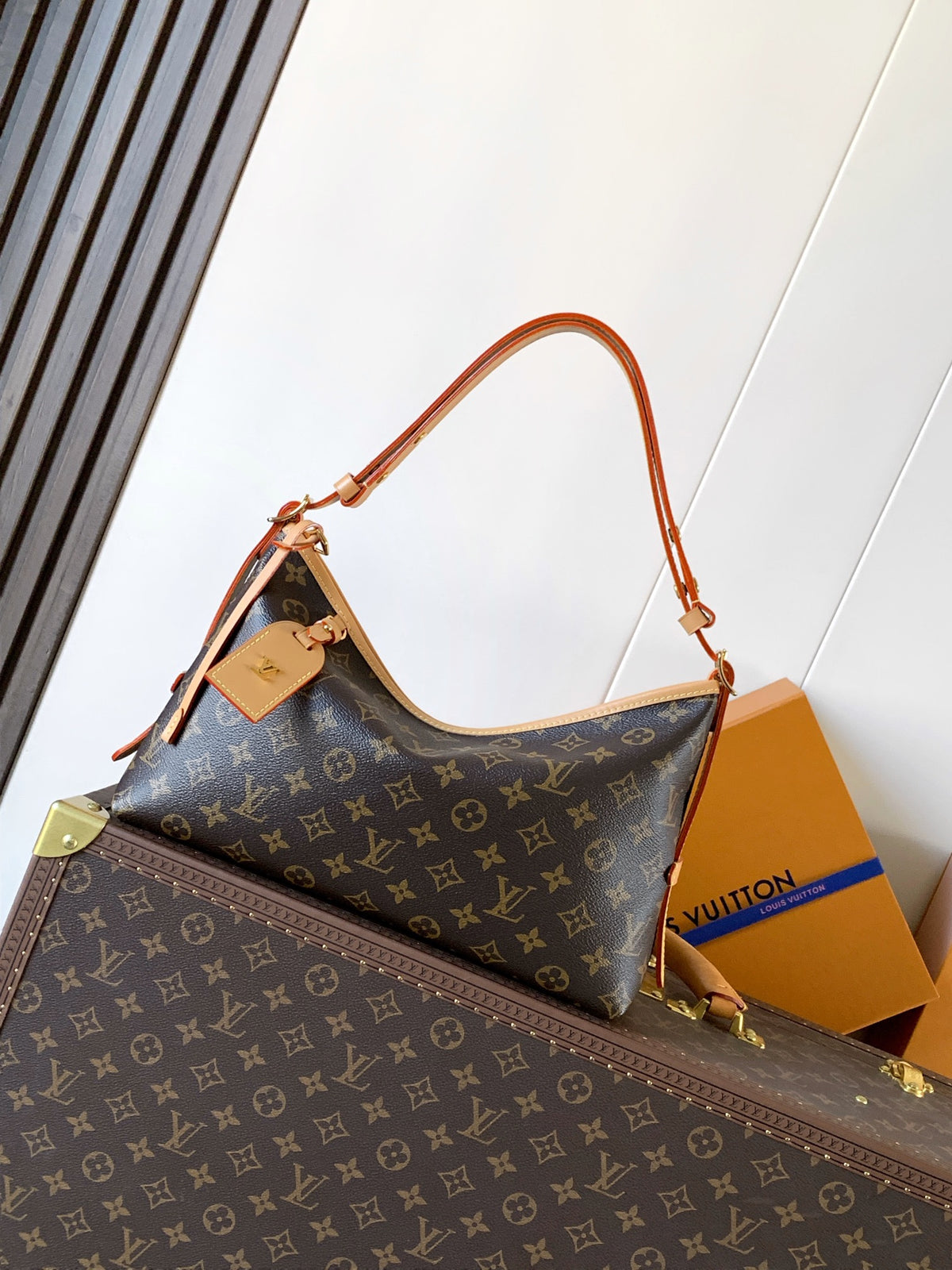 Top-tier Authentic-Grade Quality handbag Size: 36 x 19 x 0.5 cm