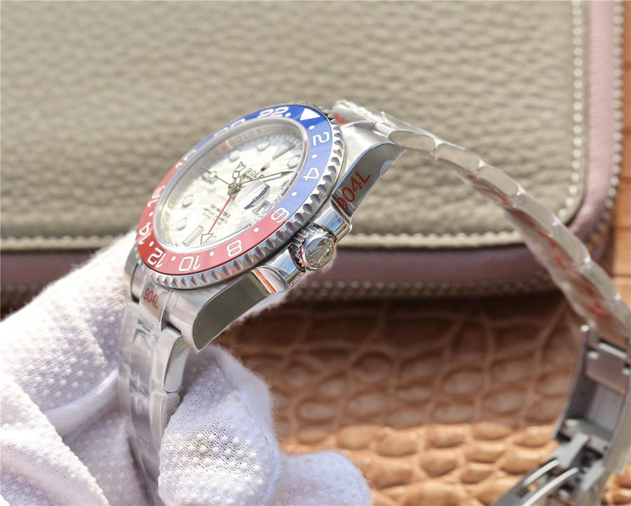 Replica Automatic Watch for Men GMT Master m126719blro-0002 40MM Dial
